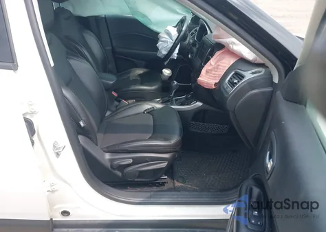 2019 Jeep Compass Latitude 4X4 from USA, damaged, VIN 3C4NJDBB5KT656449